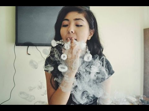 Vapor Girl Vape Tricks