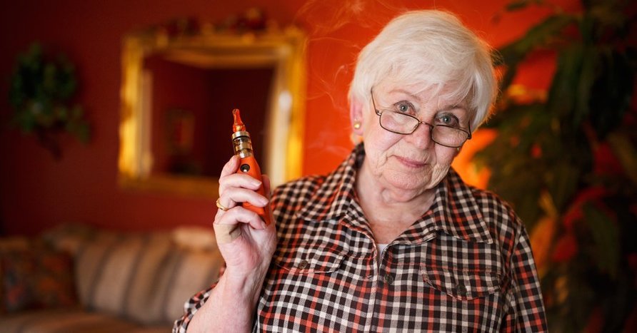 Some Older Smokers Turn to Vaping. That May Not Be a Bad Idea.